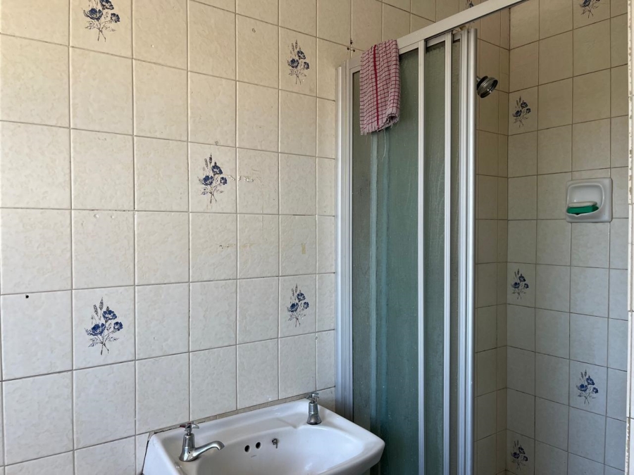  Bedroom Property for Sale in Cravenby Western Cape